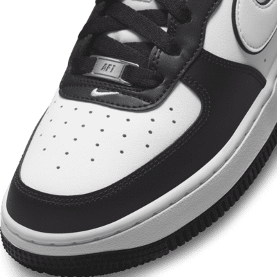 Nike Air Force 1 LV8 2