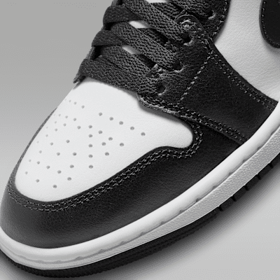 Air Jordan 1 Mid Black