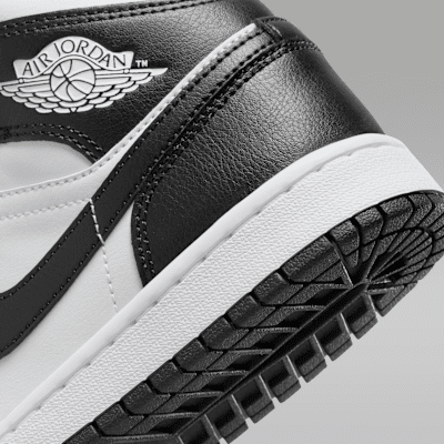 Air Jordan 1 Mid Black