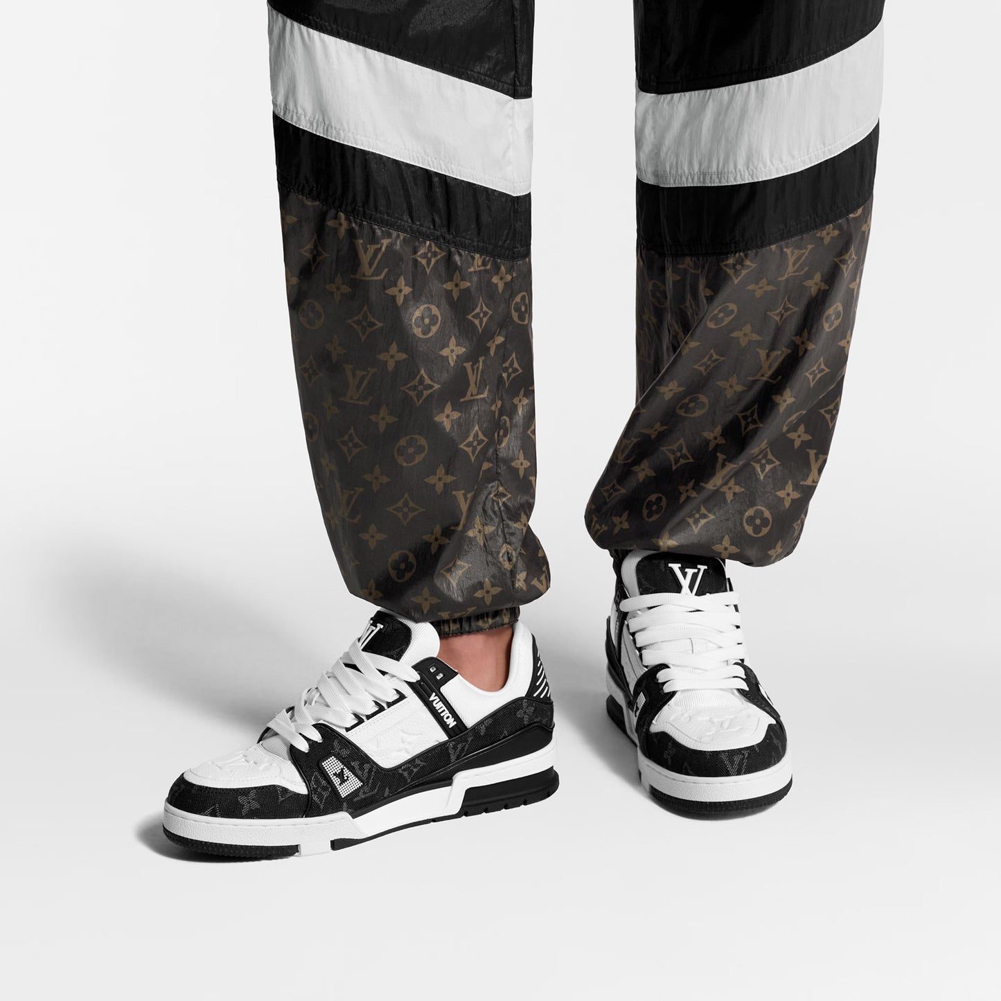 1AC2A7 icon LV Trainer Sneakers Women