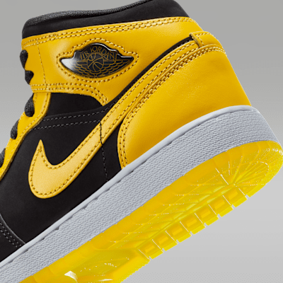 Air Jordan 1 Mid SE